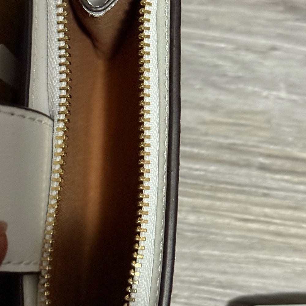 Coach Ivory Leather Wallet with Gold Accents NWOT - Picture 7 of 8